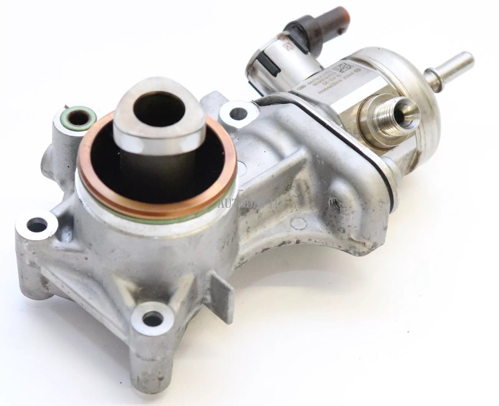 مضخة وقود عالية الضغط لبيجو 208,308,2008,3008,5008.سيتروين DS7.2019.Crossback X74 G06 1.6. تصنيع المعدات الأصلية: 1671940380، 9817670080، 0261520530 HS03-032-006