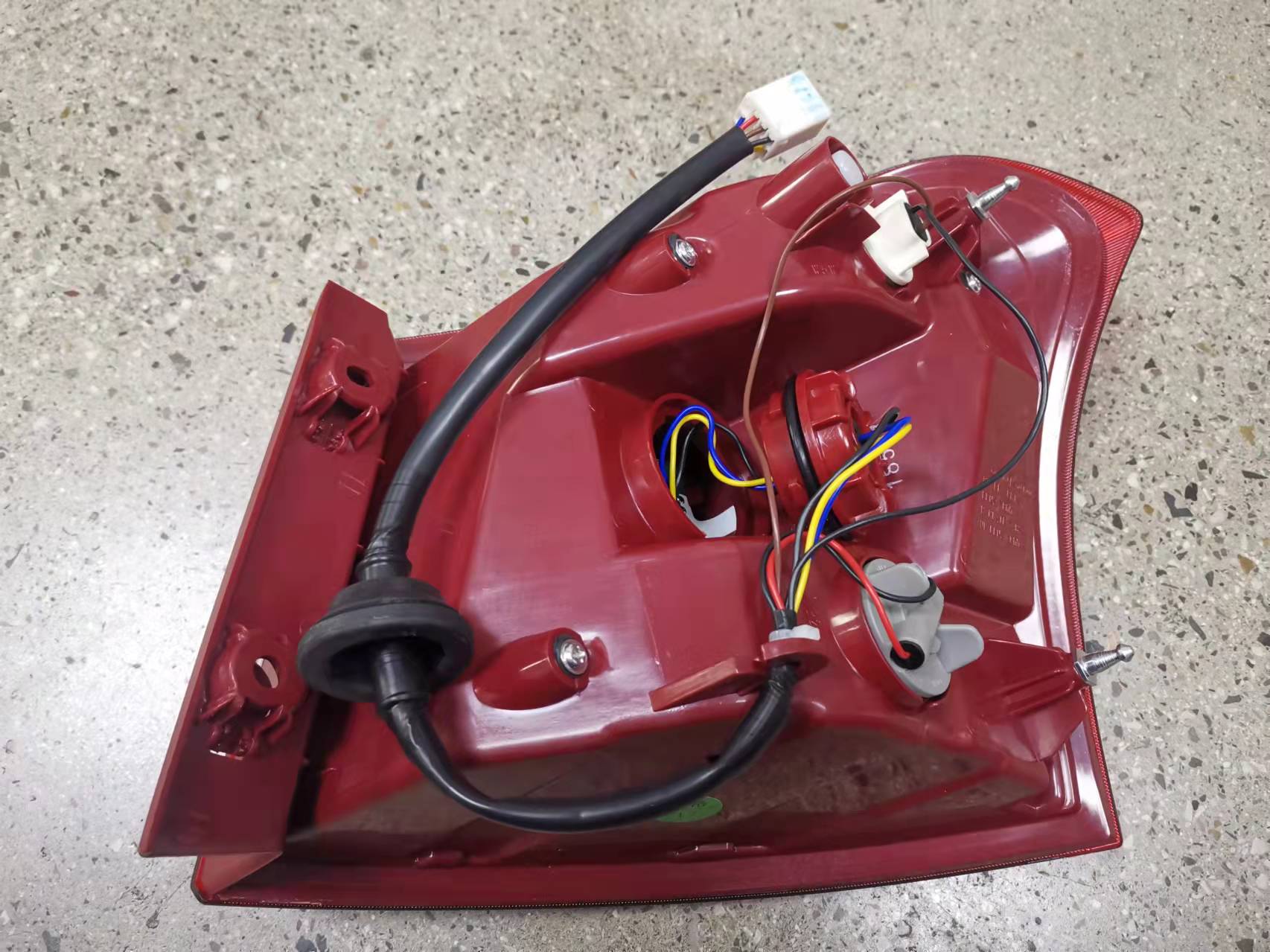 مصباح الذيل الخارجي الكامل DFPV A60 F15 2012 OEM: LH 7521006/RH 7522006(后尾灯总成 外,适用:东风风神A60,2012年产)DVD17-0301