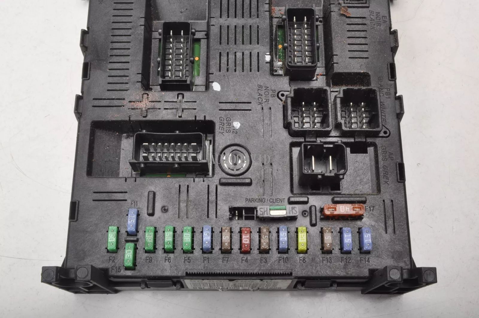 صندوق فيوز المحرك BSM الجمعية لبيجو 307 1.6 / 16V OEM: 9663510580 HS01-042-009