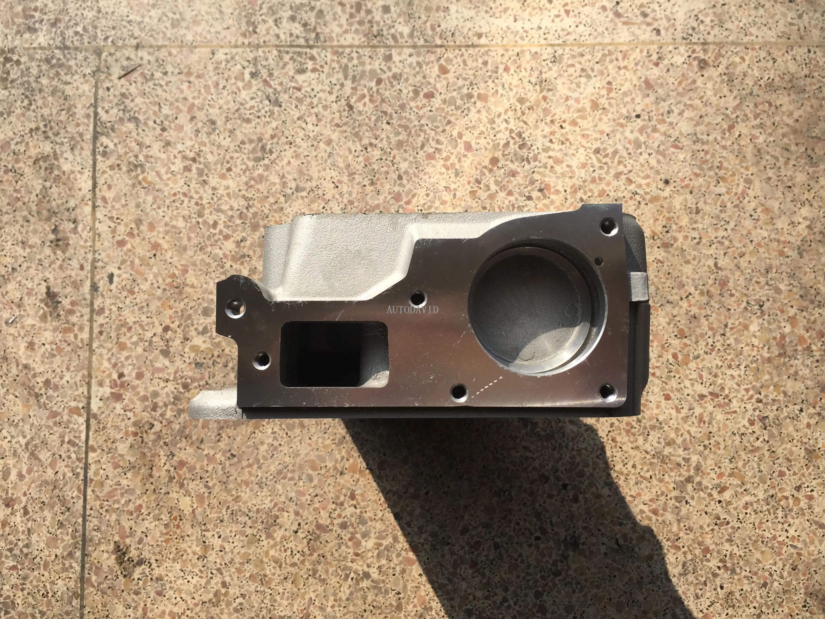 كتلة الاسطوانة لبيجو 504 505 2.0L المحرك XC7 XM7 XN1 OEM: 020014 0200C1/C2 HS01-016-009