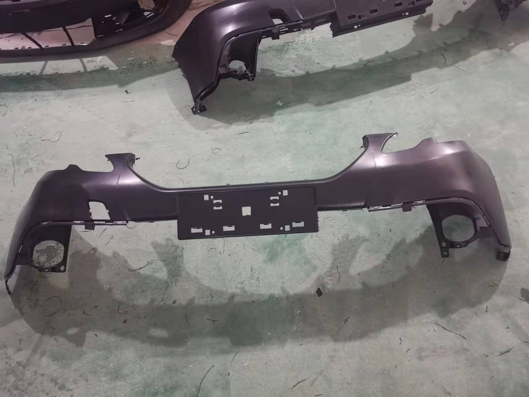 المصد الأمامي الفارغ العلوي بيجو 2008 A94 2013 OEM:1616455480 DVD23-0701-01