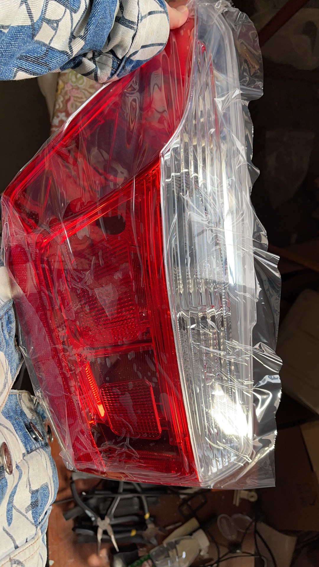 المصباح الخلفي كامل سيترون إليزيه 2013 M43 OEM: LH YL00447880/RH YL00447780 DVD21-0301