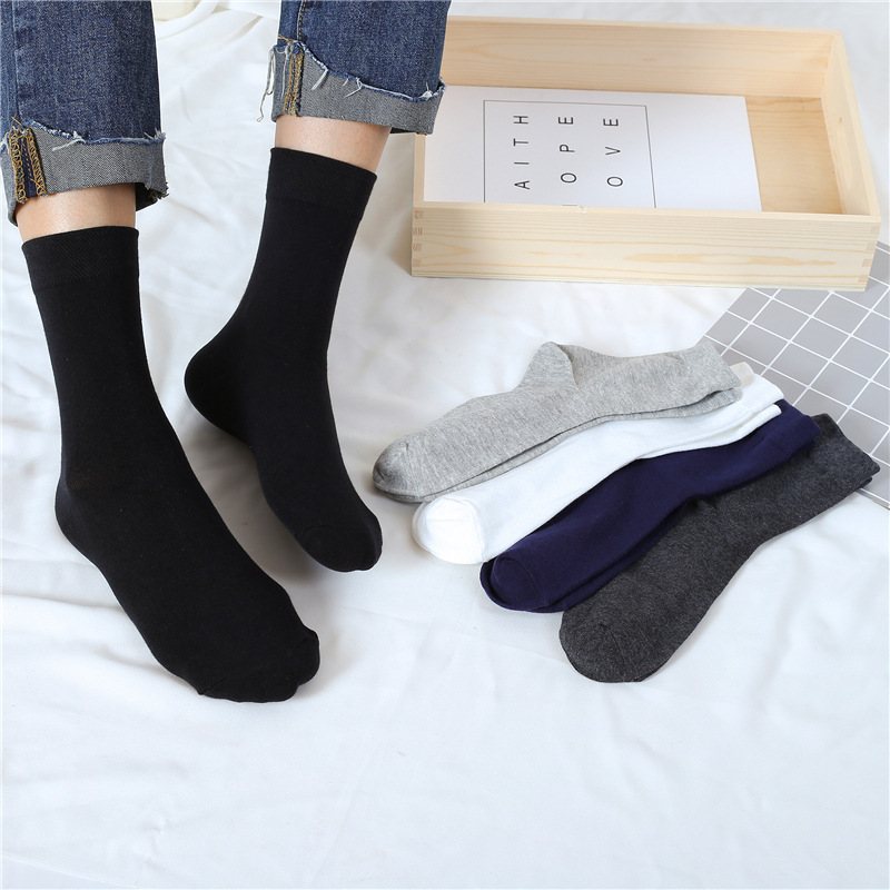 Factory Custom Logo Black Sports Socks Mens Black Athletic Socks Cycling Men Gym Workout Sport Crew cotton socks For Man