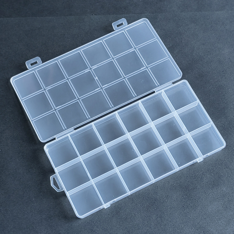 18 Grid Plastic Organizer Box 20.8x10.6x1.75cm