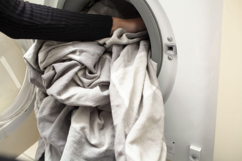 How To Get Sheets White Again in Washing Machine كيفية إعادة الملاءات إلى اللون الأبيض مرة أخرى في الغسالة
