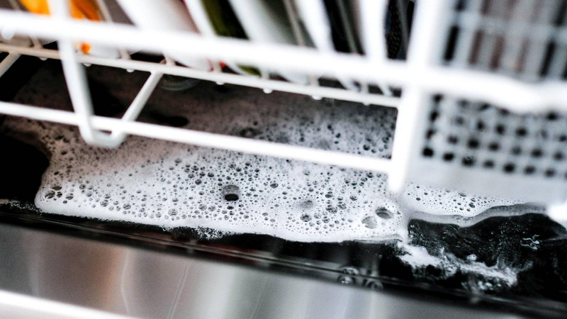 Why Dishwasher Pods Leave Soap Residue Miksi astianpesukonetyynyt jättävät saippuajäännöksiä?