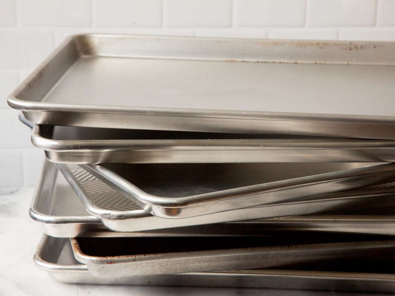 Dishwasher Washing Baking Sheets 1 غسل صحون الخبز في غسالة الأطباق 1