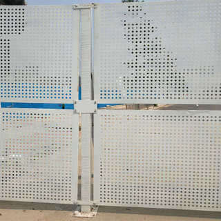 广东金属镀锌板冲孔板围挡 道路圆孔防护网工地铁皮围挡