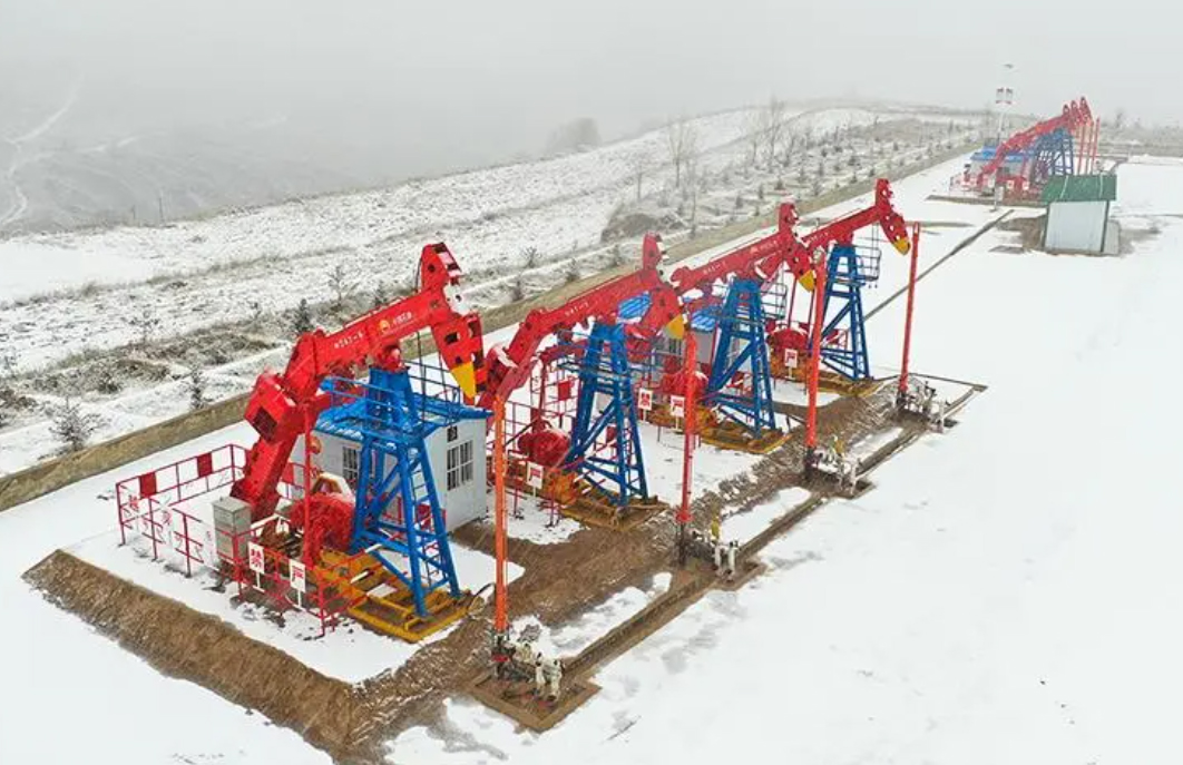 无人机为数字油田插上翅膀 油井巡检开启“智慧模式”