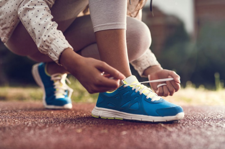 Pourquoi les experts recommandent-ils d’acheter une chaussure de running moitié plus petite?