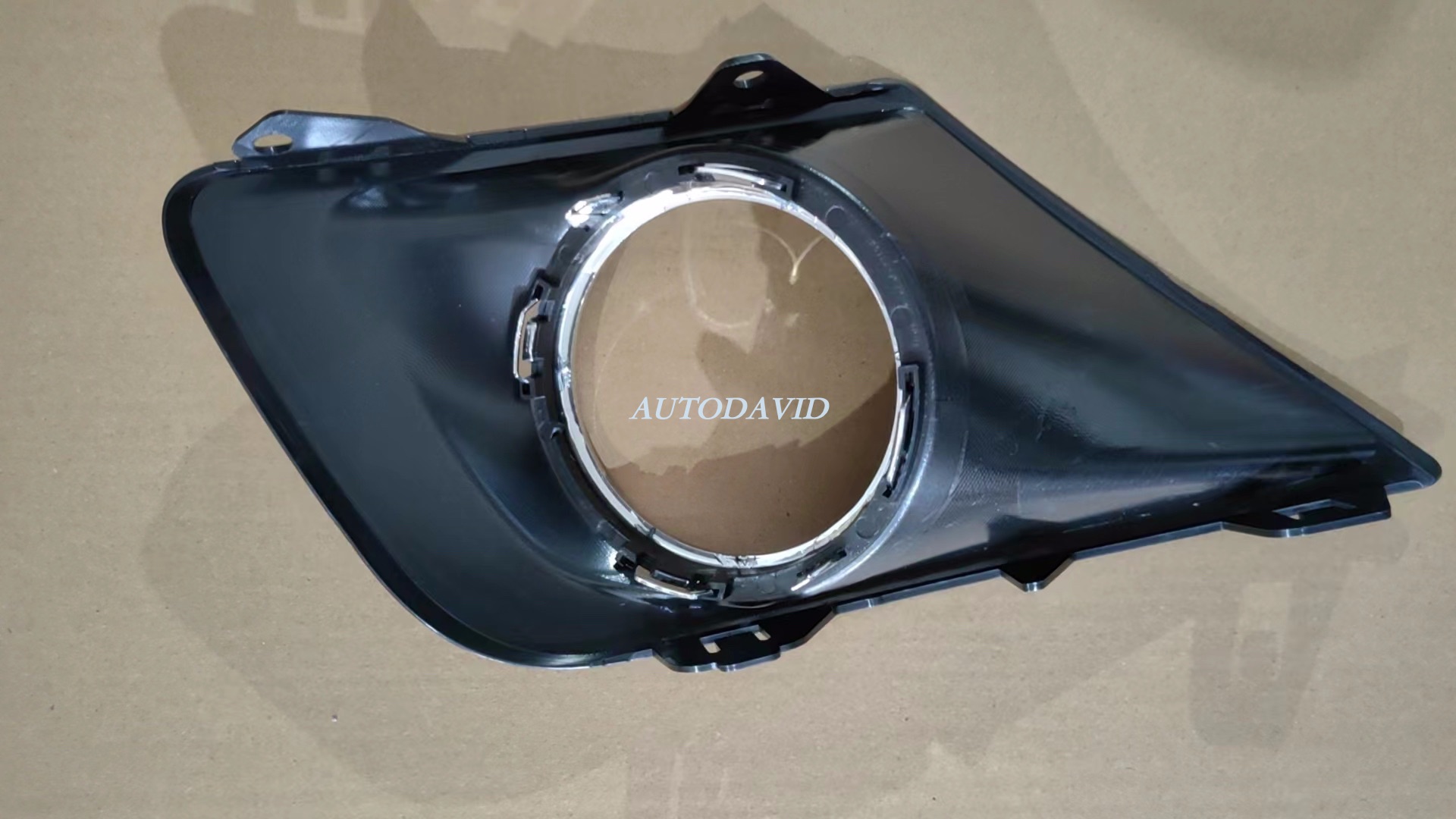 غطاء مصباح الضباب كامل الكروم بيجو 207 2008 OEM: LH 745301/RH 7452ZZ DVD43-0701-06