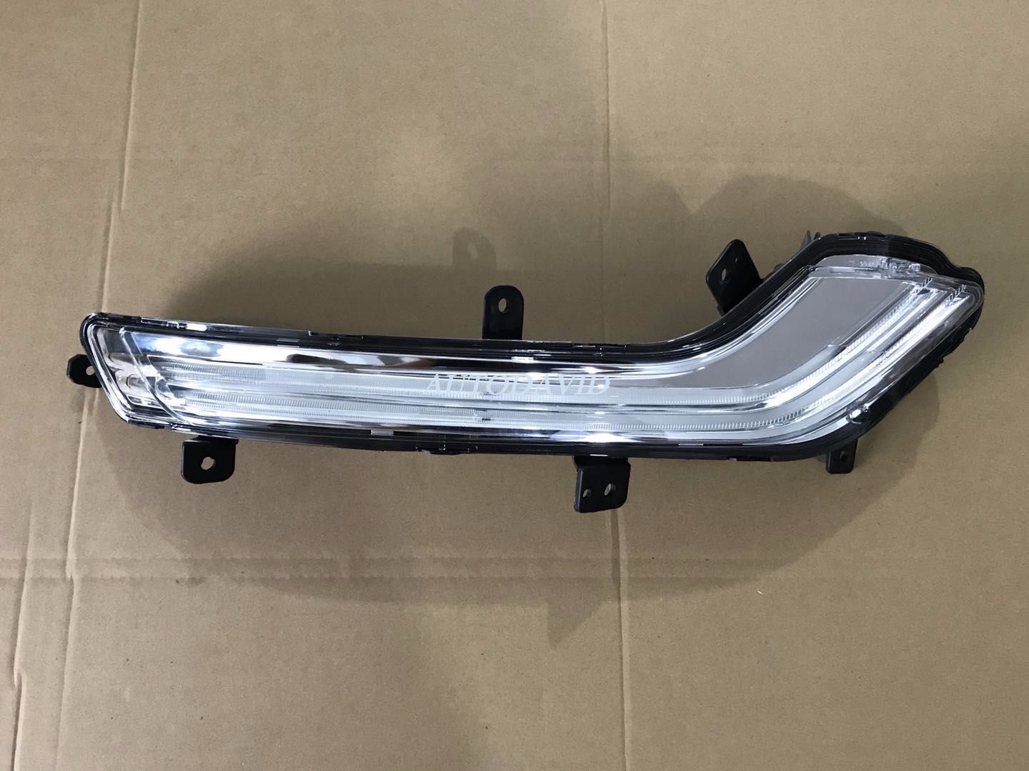 ضوء النهار بيجو 508 W23R 2017 CN OEM: LH 9809087780/RH 9809087680 DVD18-0401