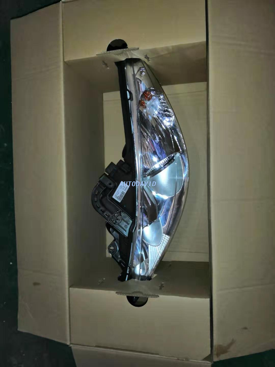 مصباح رأس كامل الكسوة بيجو 207 2004/2008 OEM: LH 620696/RH 620896