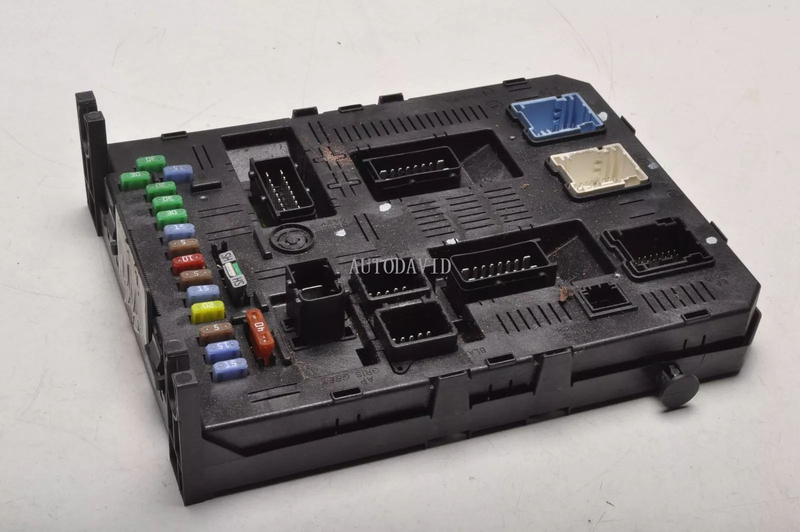 صندوق فيوز المحرك BSM الجمعية لبيجو 307 1.6 / 16V OEM: 9663510580 HS01-042-009