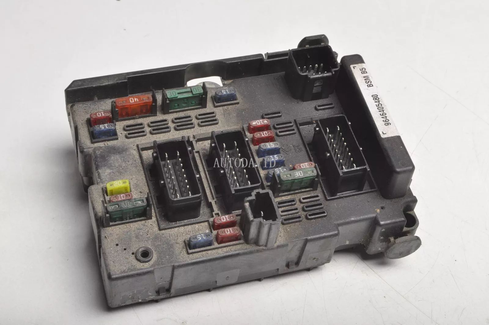 صندوق فيوز المحرك BSM الجمعية لبيجو 307 2.0/16 فولت OEM: 9646405480 HS01-042-004