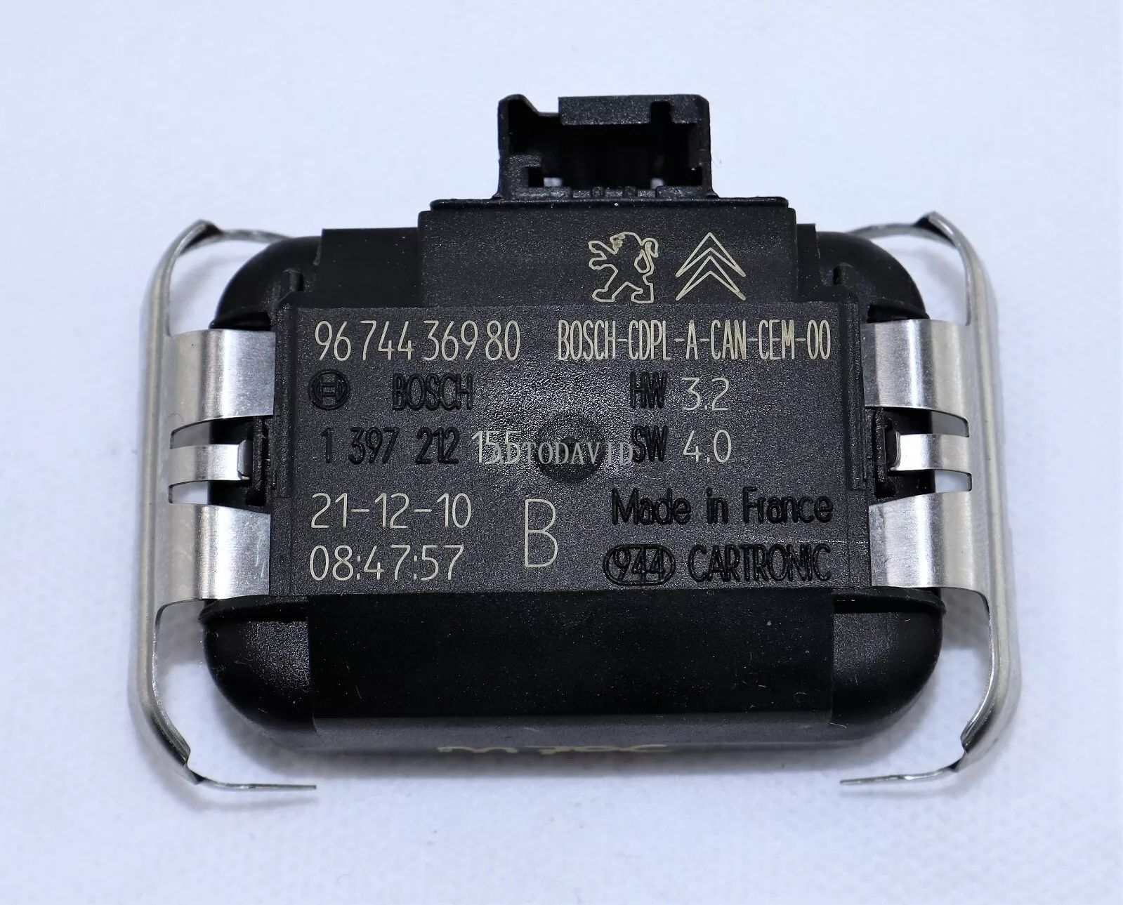 وحدة استشعار المطر على الزجاج الأمامي لبيجو 3008 OEM: 9674436980 HS02-027-062