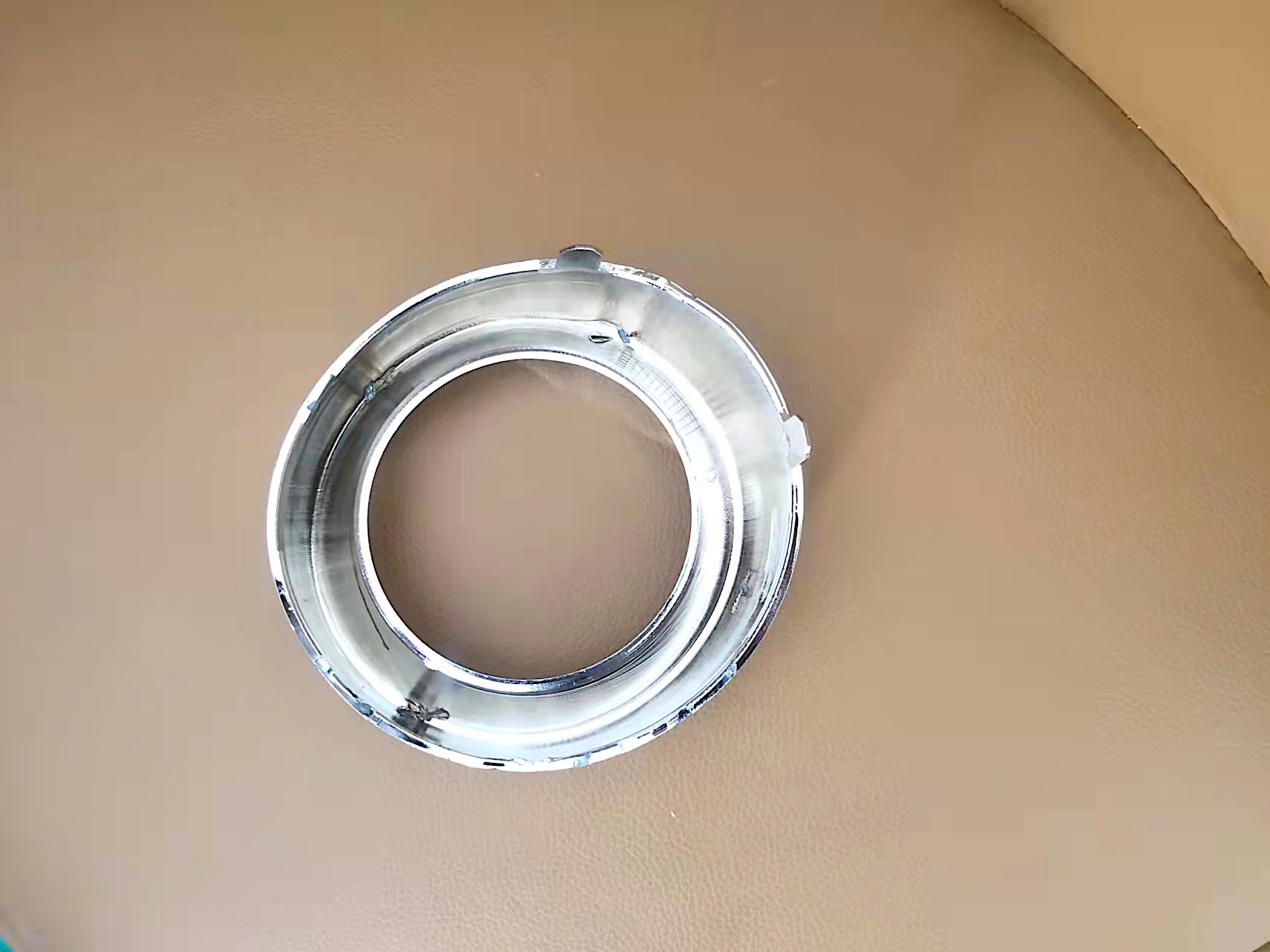 غطاء مصباح الضباب مطلي بالكروم بيجو 207 2004 DVD44-0701-04