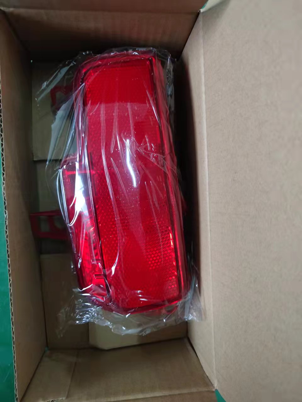 مصباح الضباب الخلفي RH بيجو 206+/207 2008 OEM:6351GX DVD014-0504