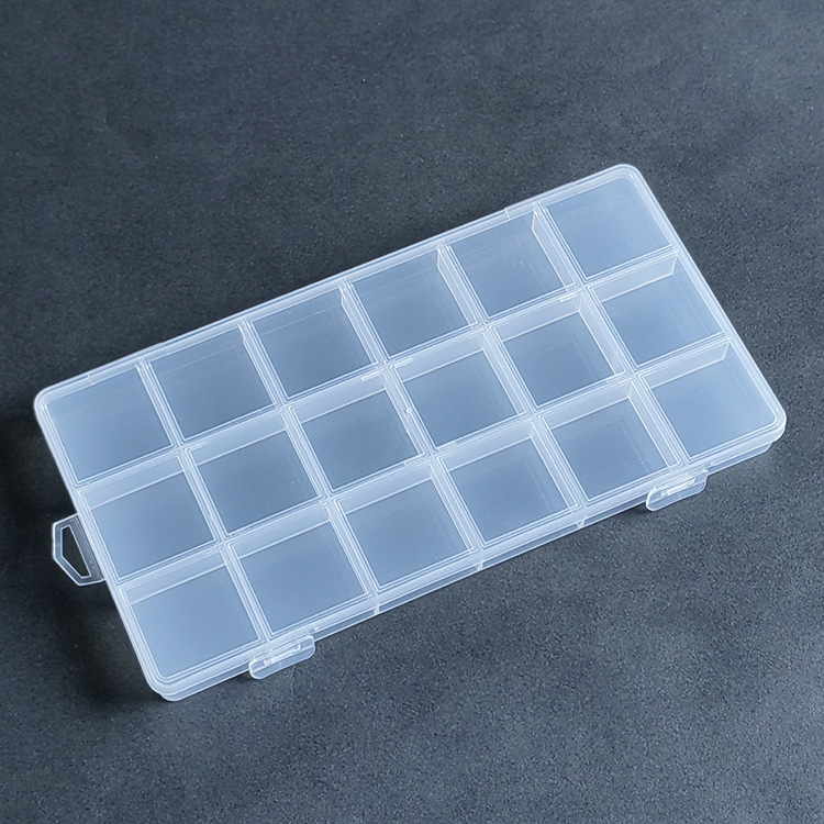 18 Grid Plastic Organizer Box 20.8x10.6x1.75cm