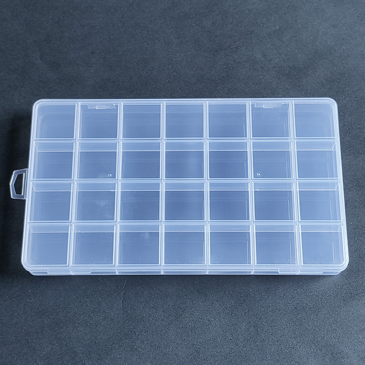 28 Grid Plastic Organizer Box 22.4x13.3x2.1cm