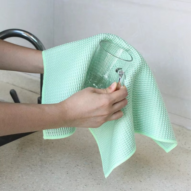 Microfiber Reusable Absorbent Waffle Towel (2) Wiederverwendbares, saugfähiges Waffelhandtuch aus Mikrofaser (2)