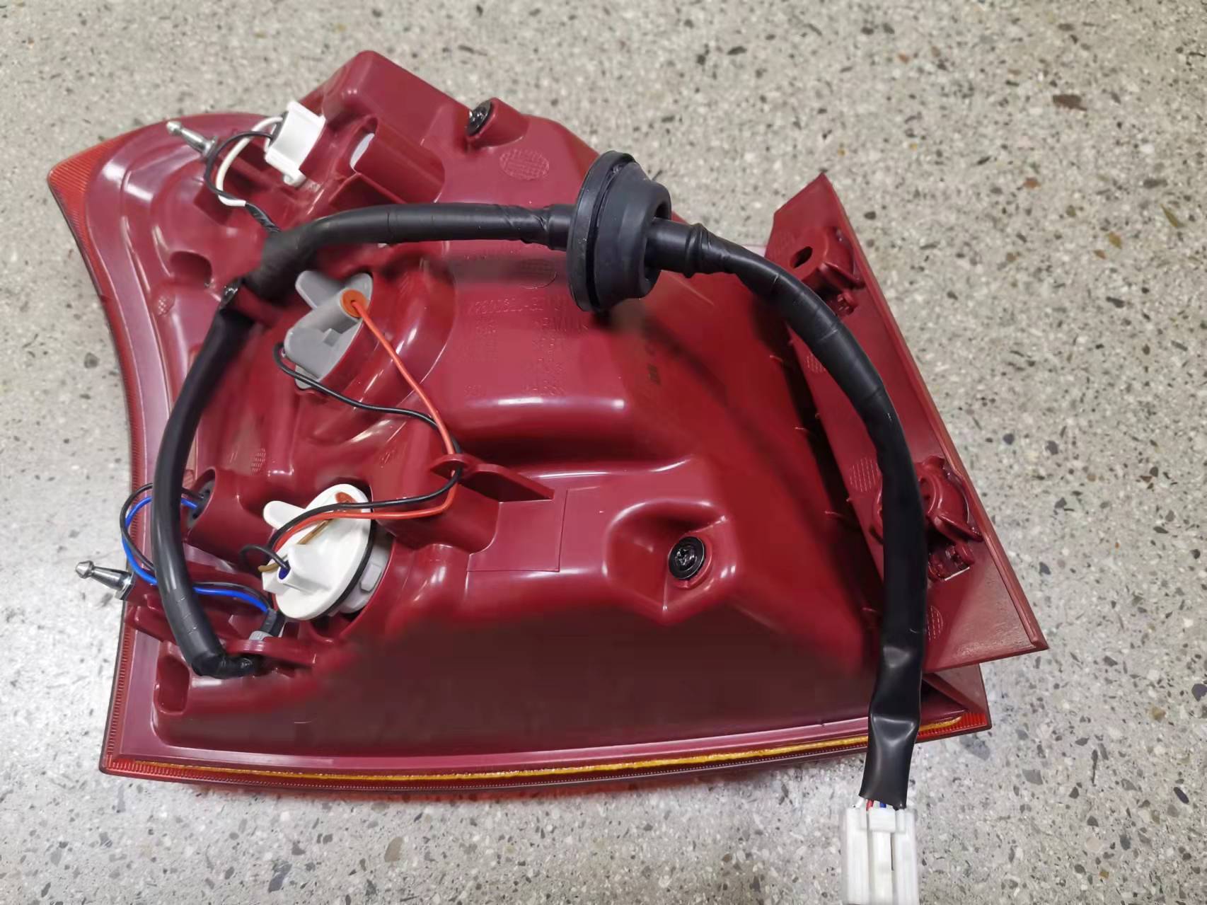 مصباح الذيل الخارجي الكامل DFPV A60 2015OEM: LH /RH (后尾灯总成 外,适用:东风风神A60,2015年产)DVD17-0303