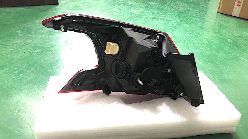 مصباح الذيل كامل الخارجي PG308S T91 2013 OEM: DVD24-0301