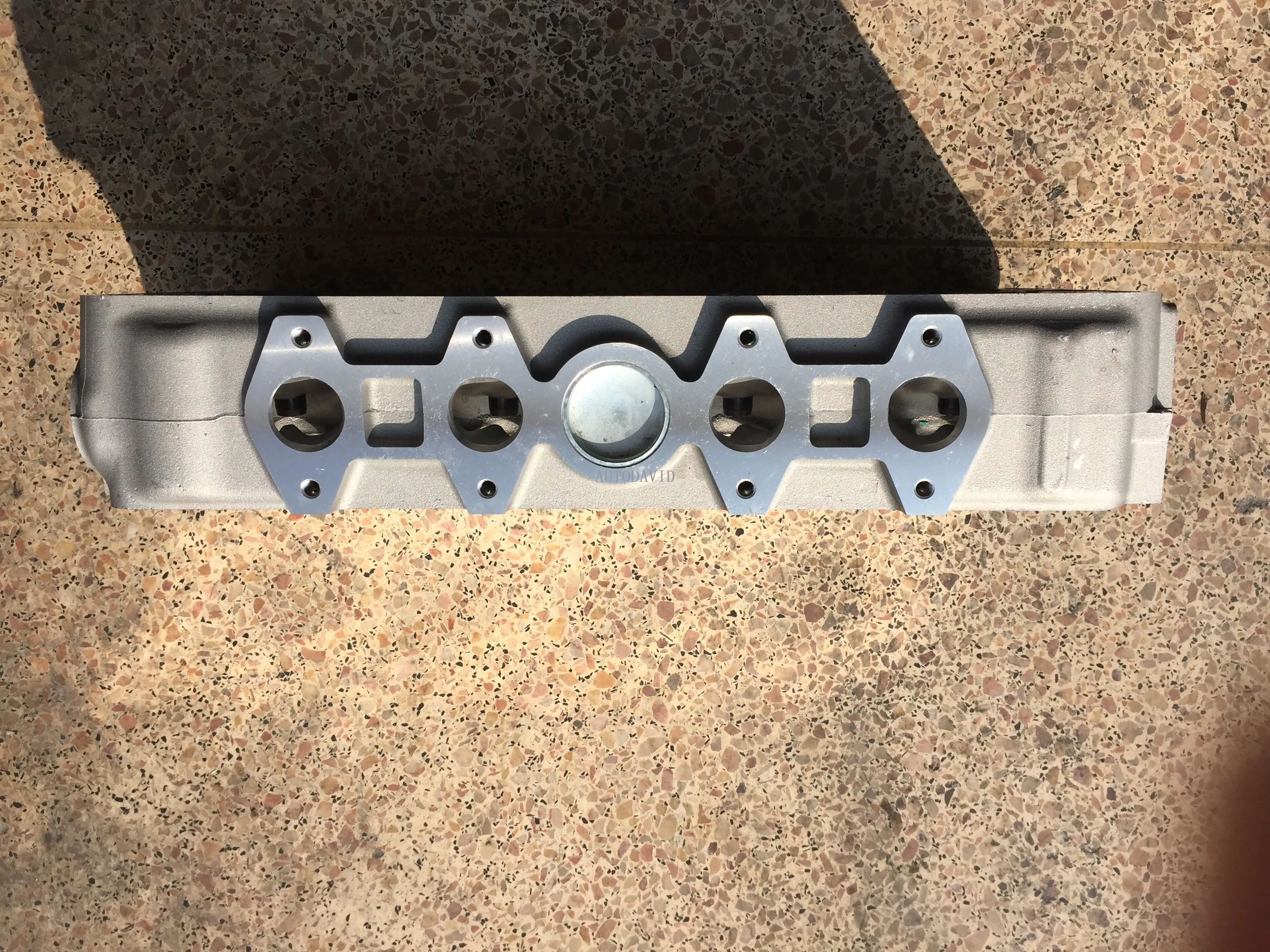 كتلة الاسطوانة لبيجو 504 505 2.0L المحرك XC7 XM7 XN1 OEM: 020014 0200C1/C2 HS01-016-009