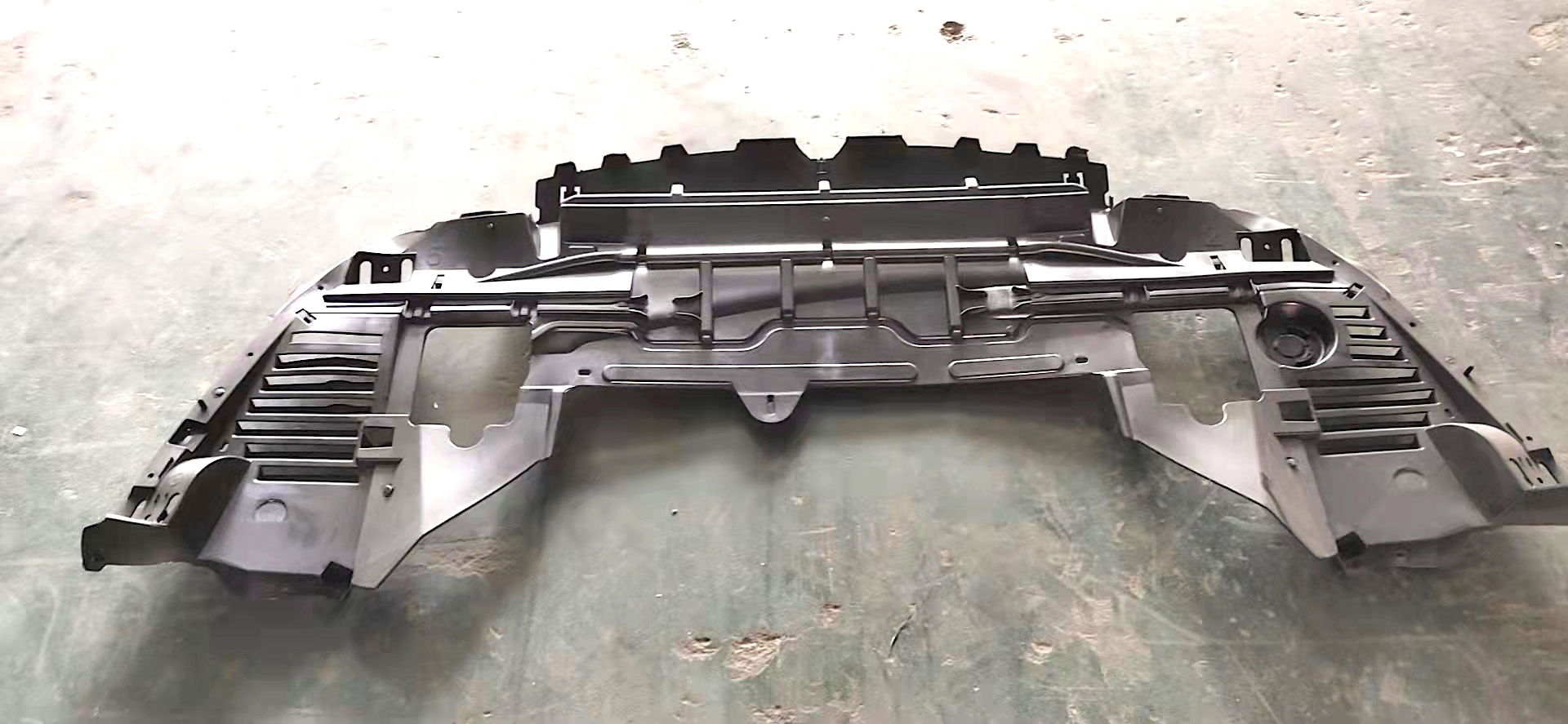 محرك سفلي CTC5 X7 2008/CTC5 X7R 2012 OEM: 7013HP( 雪铁龙C5发动机下护板)