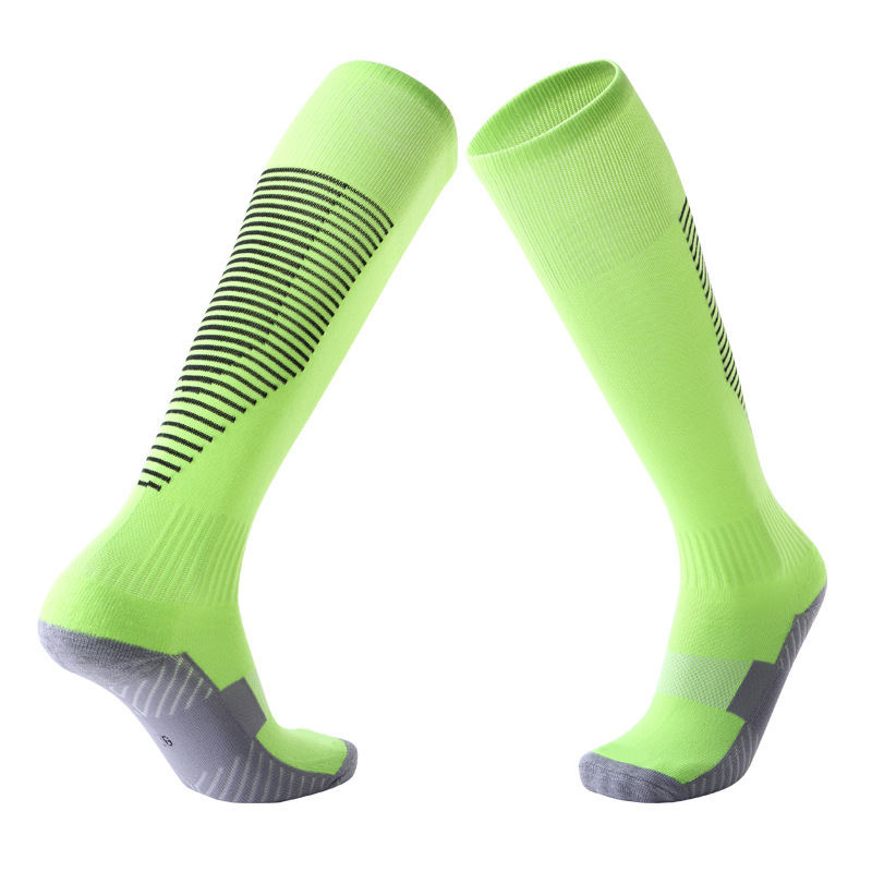 Wholesale men anti slip sock non slip soccer antislip sport football sports grip socks for boys and girls