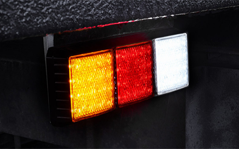 rear combination lamp hintere Kombinationsleuchte