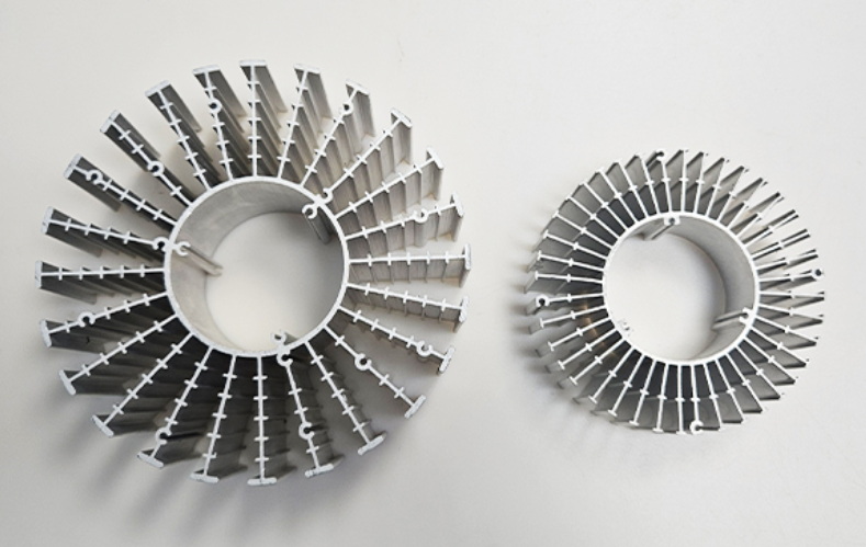aluminum extrusion heat sink profiles_1 Aluminium-Strangpress-Kühlkörperprofile_1