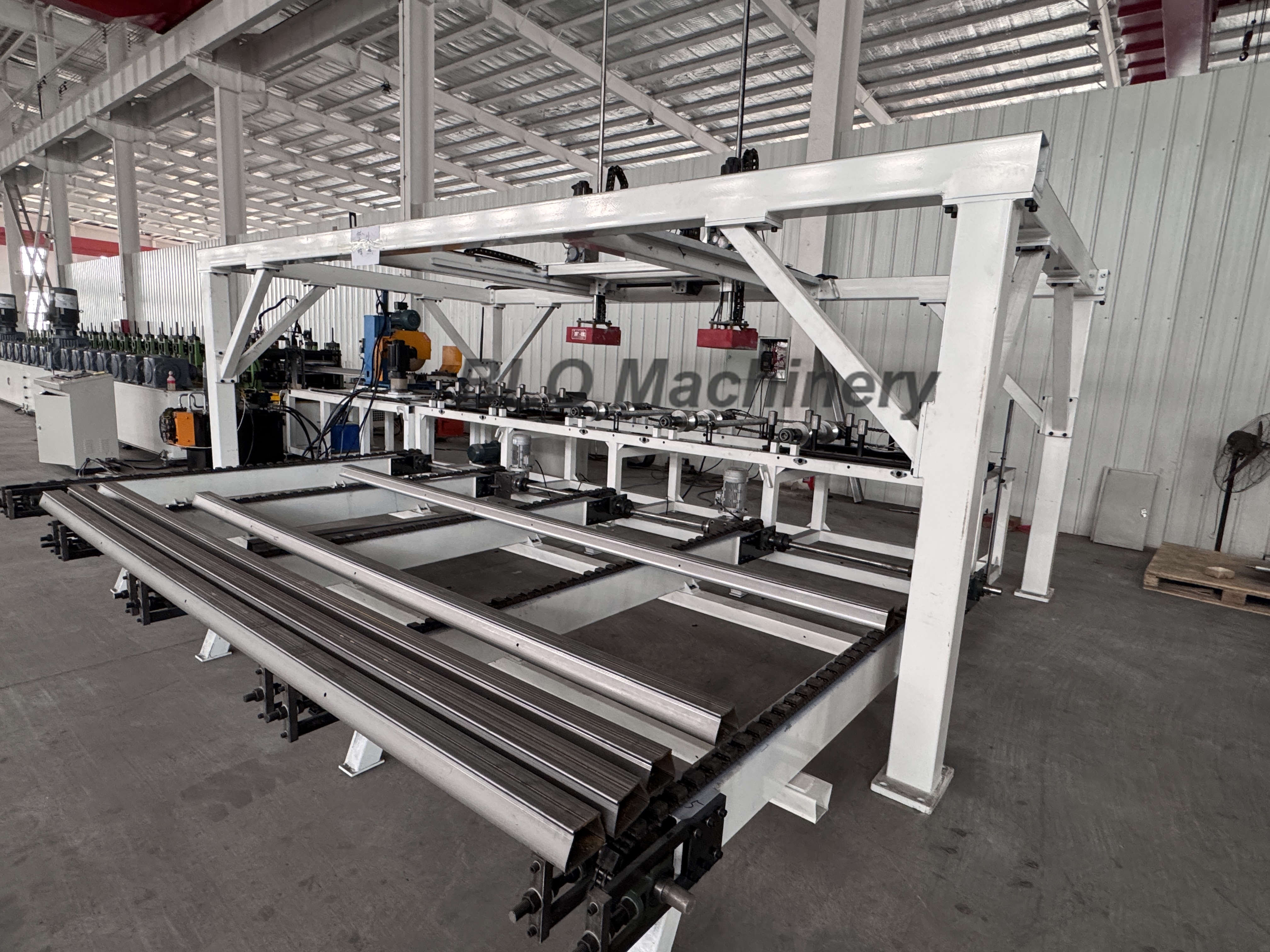 BLO Guardrail Roll Forming Machine آلة تشكيل الدرابزين BLO