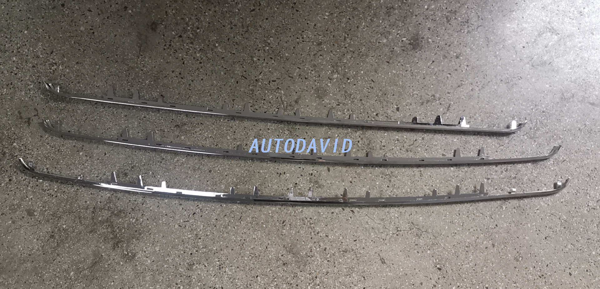 الشبكة الأمامية مطلية بالكروم بالكامل بيجو 207 2008 OEM: 7422C4 DVD43-0701-09