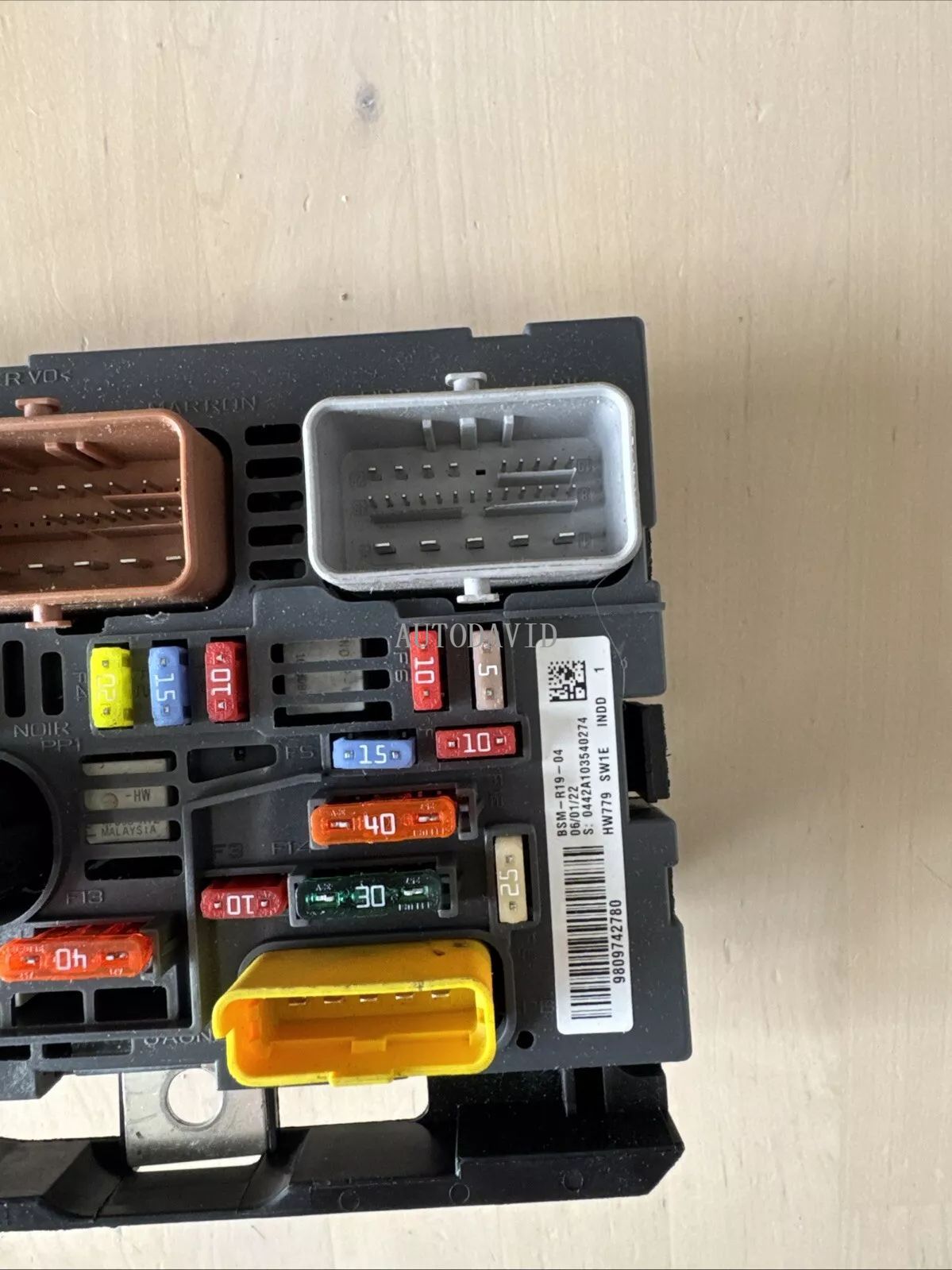 صندوق فيوز المحرك BSM الجمعية لبيجو3008 R02 R19، سيتروين C5، X7 OEM: 9809742780 9807028580 9675879380 9807028780 9807028880 9807028680 9675878280 9675878080 9675877980 HS01-042-002