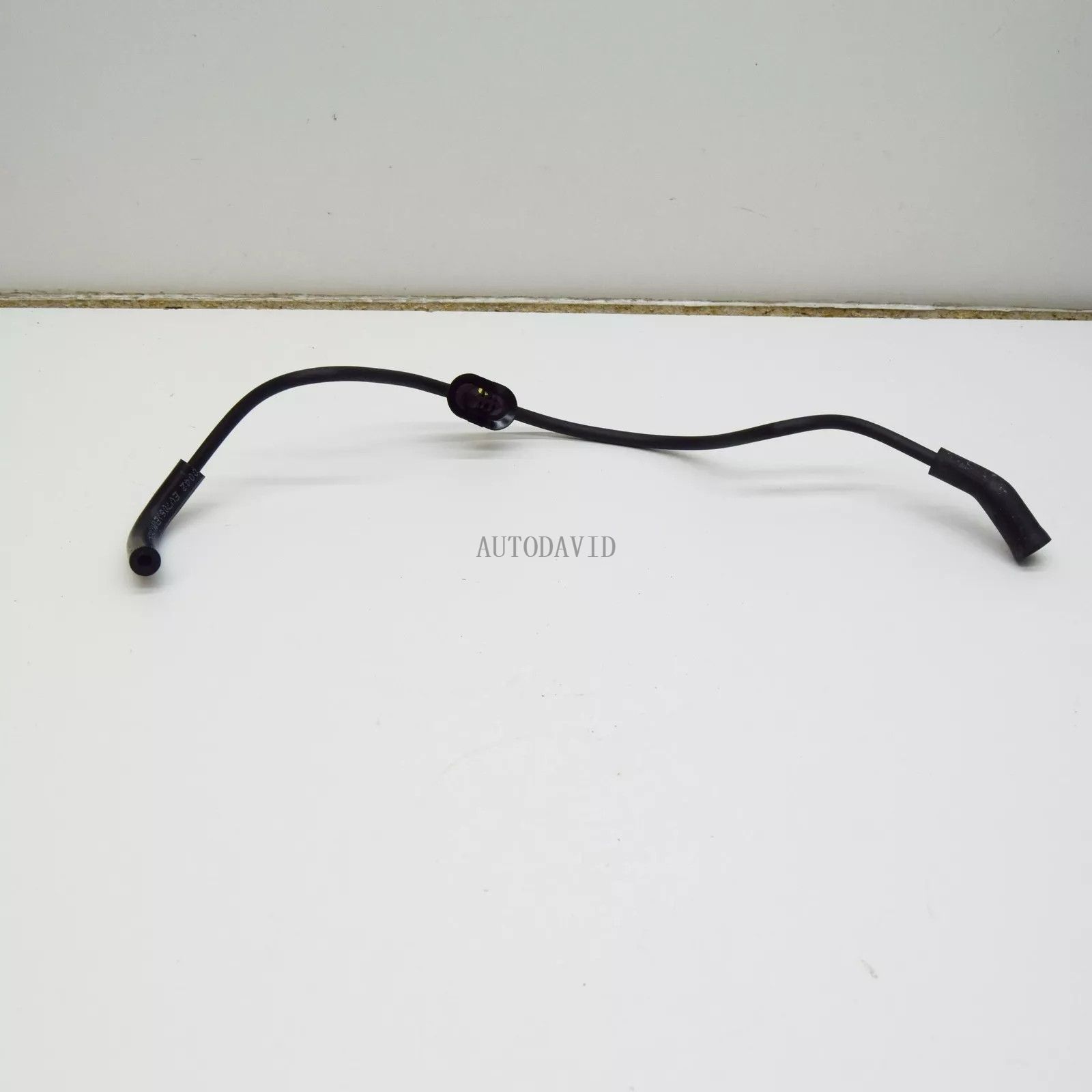 صمام الملف اللولبي أنبوب فراغ لبيجو 5008 P87 2016-2023 OEM: 9840979880 9676017180 HS02-023-049