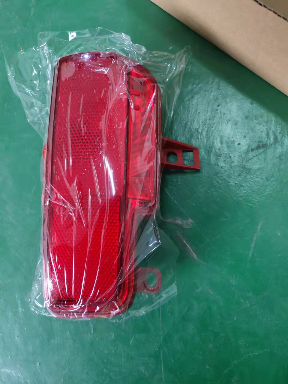 مصباح الضباب الخلفي RH بيجو 206+/207 2008 OEM:6351GX DVD014-0504