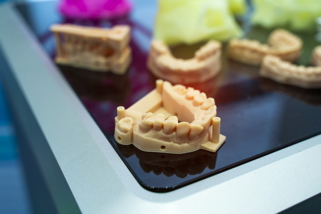 Selective Laser Sintering (SLS) Advantages, Limitations, and Expert Design Tips for OEM Projects Vantagens, limitações e dicas de design de especialistas para projetos OEM da sinterização seletiva a laser (SLS)