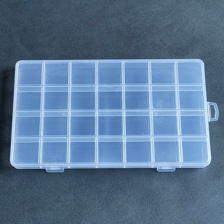 28 Grid Plastic Organizer Box 22.4x13.3x1.8cm