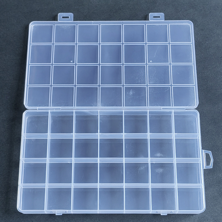 28 Grid Plastic Organizer Box 22.4x13.3x2.1cm