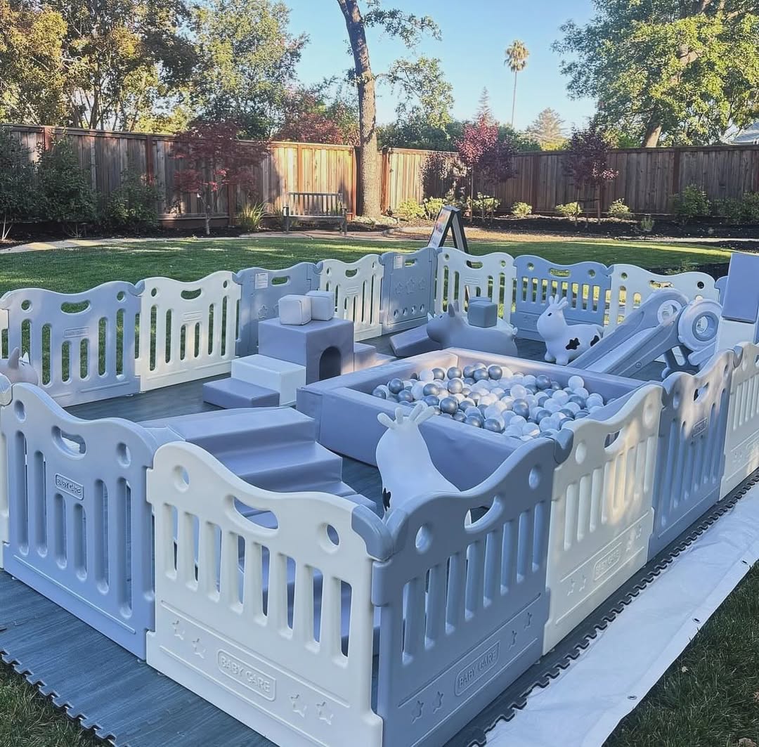 White and gray color and good quality toddler soft indoor outdoor children's equipment Weiße und graue Farbe und hochwertige, weiche Innen- und Outdoor-Kinderausrüstung für Kleinkinder