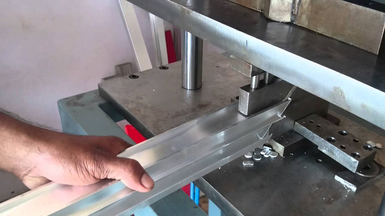 aluminum extrusion cutting machines1 알루미늄 압출 절단기1