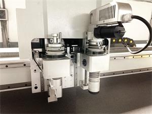 CNC oscillating Knife Cutting machine CNC የሚወዛወዝ ቢላዋ መቁረጫ ማሽን