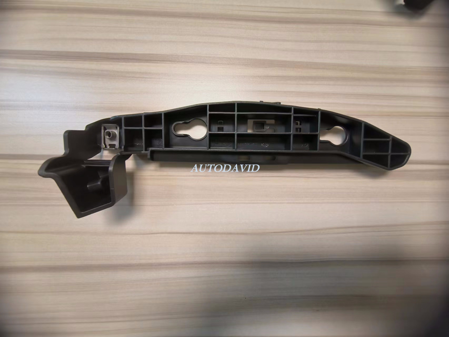 دعامة المصد الخلفي بيجو 208 2019 OEM:1673735780 DVD56-0801-07