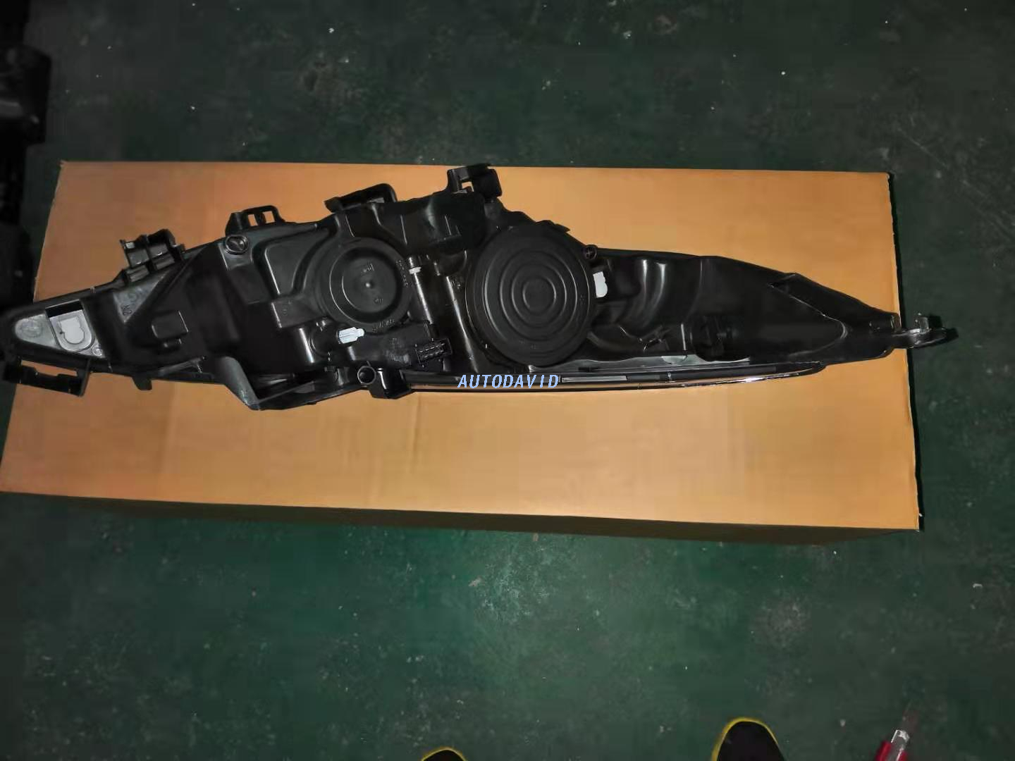 مصباح رأس كامل الكسوة بيجو 207 2004/2008 OEM: LH 620696/RH 620896