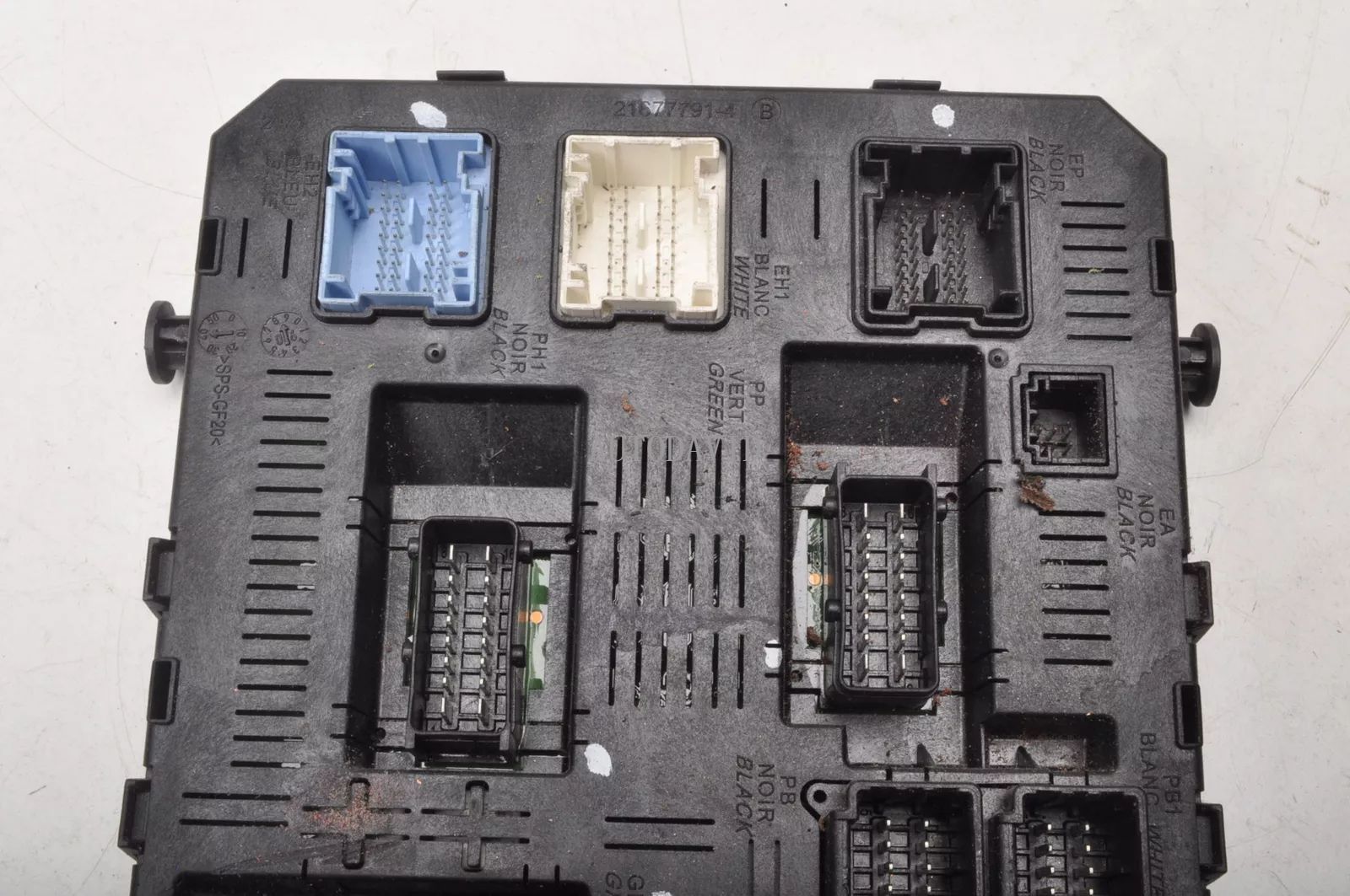 صندوق فيوز المحرك BSM الجمعية لبيجو 307 1.6 / 16V OEM: 9663510580 HS01-042-009