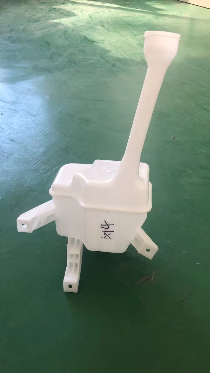 مقصف مياه DFPV AX4 ​​2015 OEM:B000621(清水壶,适用:东风风神AX4,2015年产) DVD17-1505