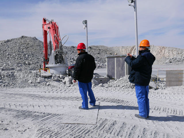 How to Choose the Best Rockbreaker for Maximum Efficiency and Safety Come scegliere il miglior martello demolitore per la massima efficienza e sicurezza
