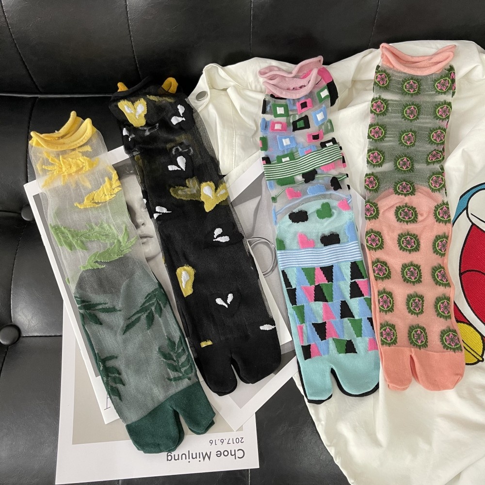 China Supplier Wholesale Tube Split Toe Girls Slouch Socks Cute Trendy Women Socks