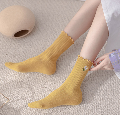 Wholesale fashion cotton girls long colorful slouch socks womens tube breathable sports women socks